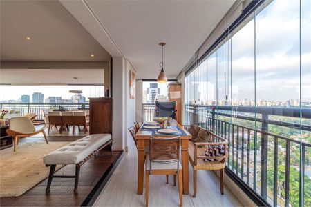 Apartamento à venda com 4 quartos, 208m² em Alto da Boa Vista, São Paulo