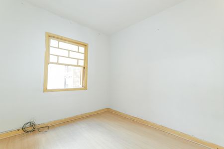 Janela com madeira e vidro, com luz natural entrando pela janela. de apartamento à venda com 2 quartos, 73m² em Santa Cecilia, São Paulo