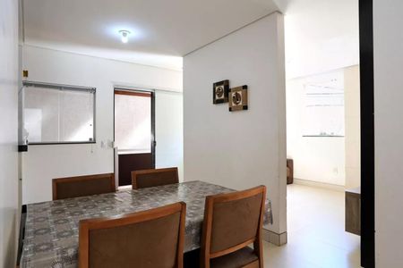 Foto 02 de casa à venda com 3 quartos, 217m² em Santa Efigênia, Belo Horizonte