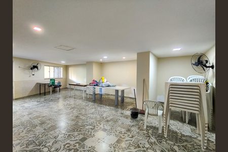 Apartamento à venda com 68m², 2 quartos e 1 vaga Apartamento à venda com 68m², 2 quartos e 1 vagaÁrea comum - Salão de festas