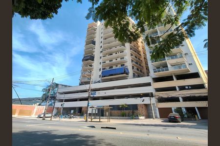 Apartamento à venda com 68m², 2 quartos e 1 vaga Apartamento à venda com 68m², 2 quartos e 1 vagaFachada e portaria