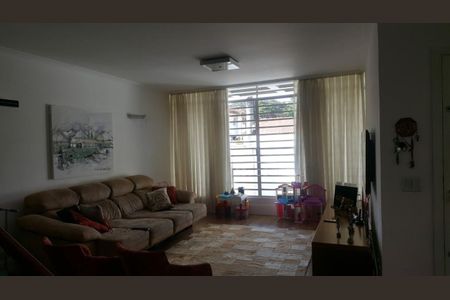 Casa à venda com 3 quartos, 230m² em Campo Belo, São Paulo