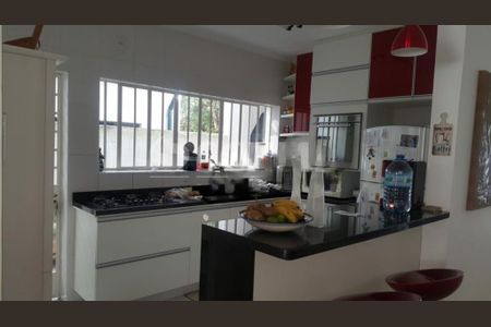 Casa à venda com 3 quartos, 230m² em Campo Belo, São Paulo
