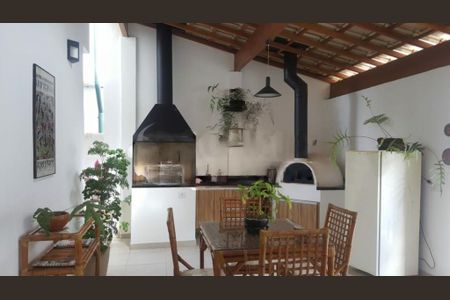 Casa à venda com 3 quartos, 230m² em Campo Belo, São Paulo