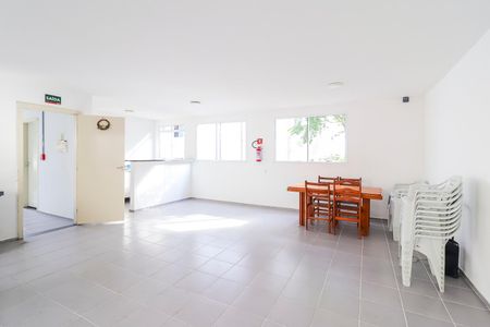 Apartamento para alugar com 38m², 2 quartos e sem vagaÁrea comum - Salão de festas