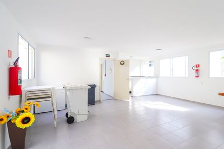 Apartamento para alugar com 38m², 2 quartos e sem vagaÁrea comum - Salão de festas