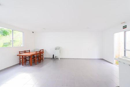 Apartamento para alugar com 38m², 2 quartos e sem vagaÁrea comum - Salão de festas
