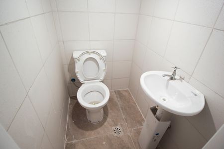 Casa para alugar com 200m², 2 quartos e 1 vagaBanheiro de serviço