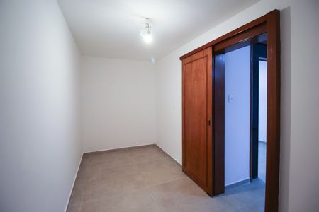 Casa para alugar com 200m², 2 quartos e 1 vagaEscritório
