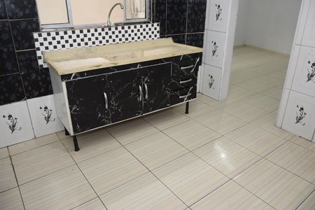 Cozinha de casa para alugar com 1 quarto, 60m² em Jardim Guaruja, Embu das Artes