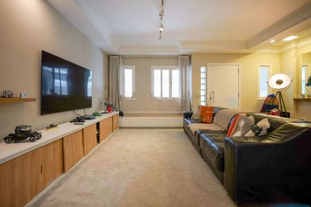Casa à venda com 2 quartos, 137m² em Chácara Santo Antônio (Zona Sul), São Paulo