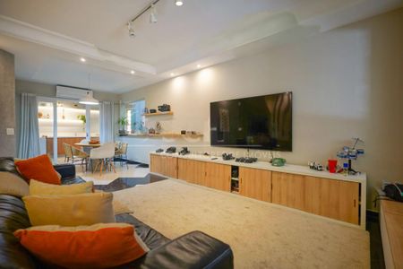 Casa à venda com 2 quartos, 137m² em Chácara Santo Antônio (Zona Sul), São Paulo