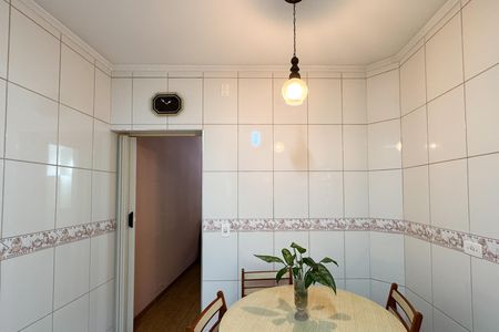 Casa à venda com 180m², 3 quartos e 2 vagas Casa à venda com 180m², 3 quartos e 2 vagasCozinha
