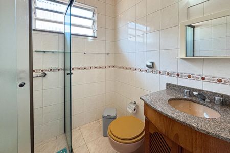 Casa à venda com 180m², 3 quartos e 2 vagas Casa à venda com 180m², 3 quartos e 2 vagasBanheiro Social