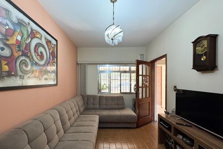 Casa à venda com 180m², 3 quartos e 2 vagas Casa à venda com 180m², 3 quartos e 2 vagasSala