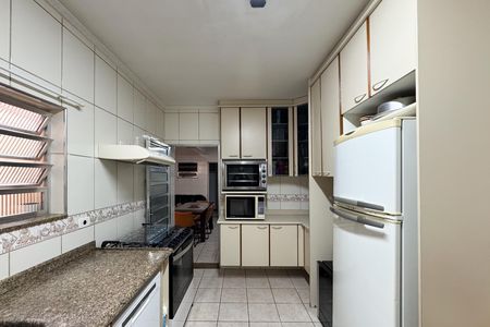 Casa à venda com 180m², 3 quartos e 2 vagas Casa à venda com 180m², 3 quartos e 2 vagasCozinha