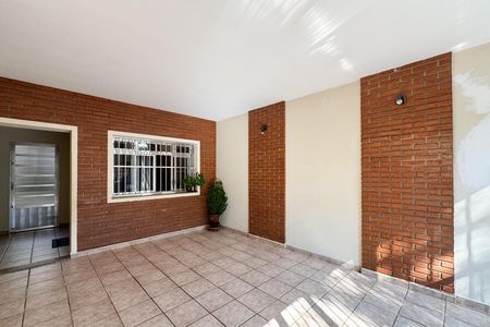 Casa à venda com 180m², 3 quartos e 2 vagas Casa à venda com 180m², 3 quartos e 2 vagasGaragem