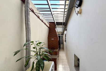 Casa à venda com 180m², 3 quartos e 2 vagas Casa à venda com 180m², 3 quartos e 2 vagasÁrea - Churrasqueira
