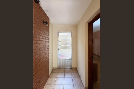 Casa à venda com 180m², 3 quartos e 2 vagas Casa à venda com 180m², 3 quartos e 2 vagasEntrada