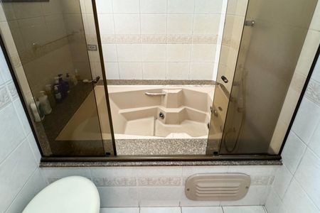 Casa à venda com 180m², 3 quartos e 2 vagas Casa à venda com 180m², 3 quartos e 2 vagasBanheiro - Suíte 2