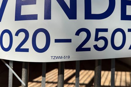 Casa à venda com 180m², 3 quartos e 2 vagas Casa à venda com 180m², 3 quartos e 2 vagasTZWM-519