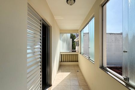 Casa à venda com 180m², 3 quartos e 2 vagas Casa à venda com 180m², 3 quartos e 2 vagasSacada Suíte 2