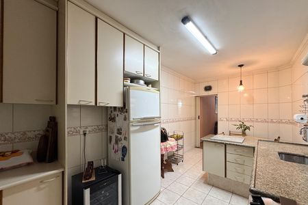 Casa à venda com 180m², 3 quartos e 2 vagas Casa à venda com 180m², 3 quartos e 2 vagasCozinha