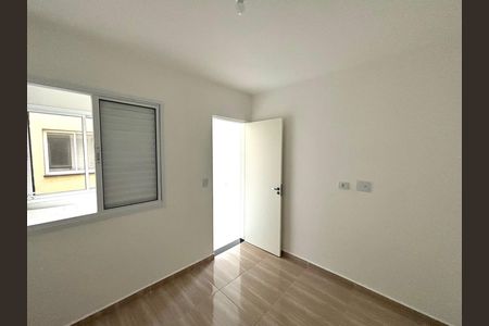 Quarto 1 de apartamento para alugar com 2 quartos, 38m² em Vila Santa Teresa, São Paulo