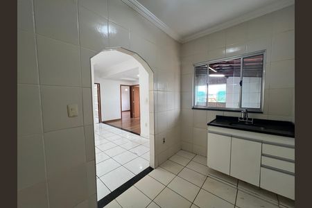 Cozinha de casa para alugar com 3 quartos, 70m² em São Tomaz, Belo Horizonte