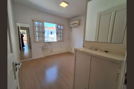 Casa à venda com 2 quartos, 100m² em Vila Elvira, São Paulo