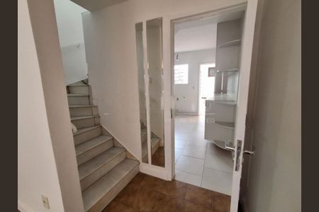 Casa à venda com 100m², 2 quartos e 1 vaga