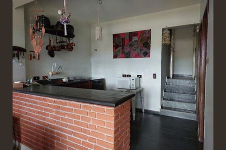 Casa à venda com 280m², 3 quartos e 2 vagas