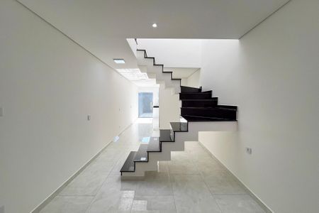 Casa à venda com 120m², 3 quartos e 2 vagas Casa à venda com 120m², 3 quartos e 2 vagasSala