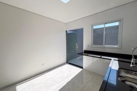 Casa à venda com 120m², 3 quartos e 2 vagas Casa à venda com 120m², 3 quartos e 2 vagasCozinha