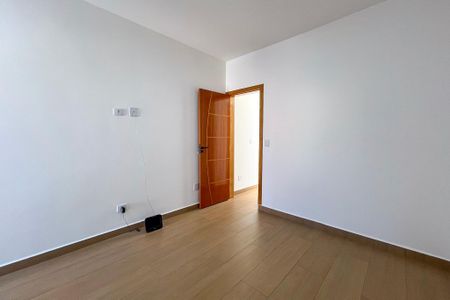Casa à venda com 120m², 3 quartos e 2 vagas Casa à venda com 120m², 3 quartos e 2 vagasSuite