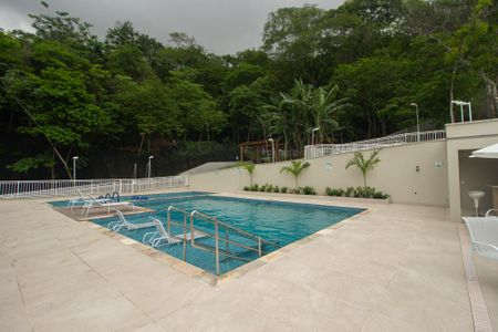 Apartamento à venda com 42m², 2 quartos e 1 vaga Apartamento à venda com 42m², 2 quartos e 1 vagaÁrea comum - Piscina