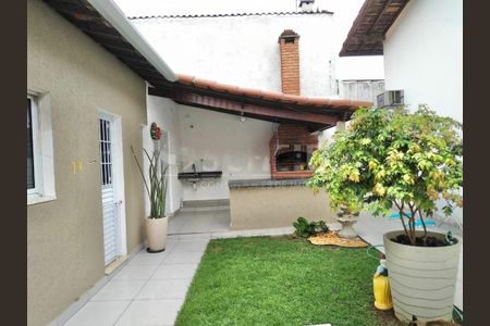 Casa à venda com 4 quartos, 203m² em Jardim Santa Helena, São Paulo