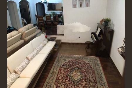 Casa à venda com 4 quartos, 203m² em Jardim Santa Helena, São Paulo
