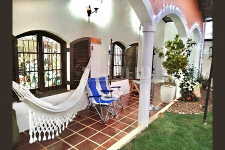 Casa à venda com 4 quartos, 203m² em Jardim Santa Helena, São Paulo