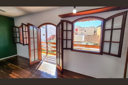 Sala de casa para alugar com 2 quartos, 95m² em Olaria, Rio de Janeiro