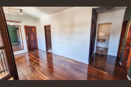 Sala de casa para alugar com 2 quartos, 95m² em Olaria, Rio de Janeiro