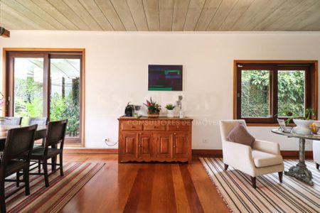 Casa à venda com 200m², 2 quartos e 3 vagas