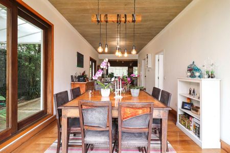 Casa à venda com 200m², 2 quartos e 3 vagas
