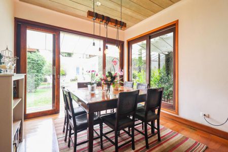 Casa à venda com 200m², 2 quartos e 3 vagas