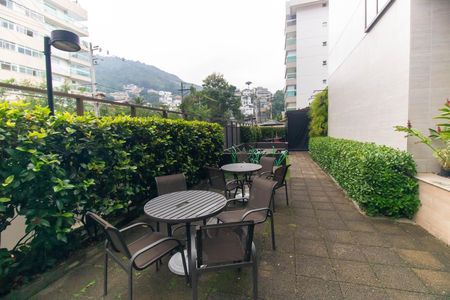 Apartamento para alugar com 117m², 4 quartos e 2 vagas Apartamento para alugar com 117m², 4 quartos e 2 vagasÁrea comum