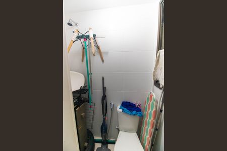 Apartamento para alugar com 117m², 4 quartos e 2 vagas Apartamento para alugar com 117m², 4 quartos e 2 vagasBanheiro de serviço