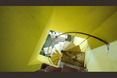 Escada de casa à venda com 2 quartos, 35m² em Parque Grajau, São Paulo