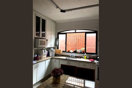 Casa à venda com 3 quartos, 234m² em Vila Margarida, São Paulo