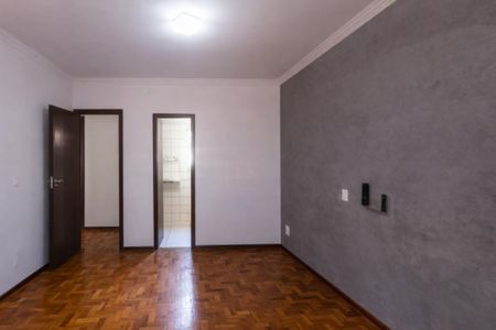 Casa à venda com 3 quartos, 220m² em Vila Mussolini, São Bernardo do Campo