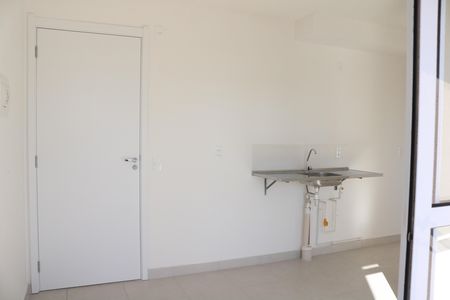 Sala de apartamento à venda com 2 quartos, 38m² em Parque Industrial Tomas Edson, São Paulo